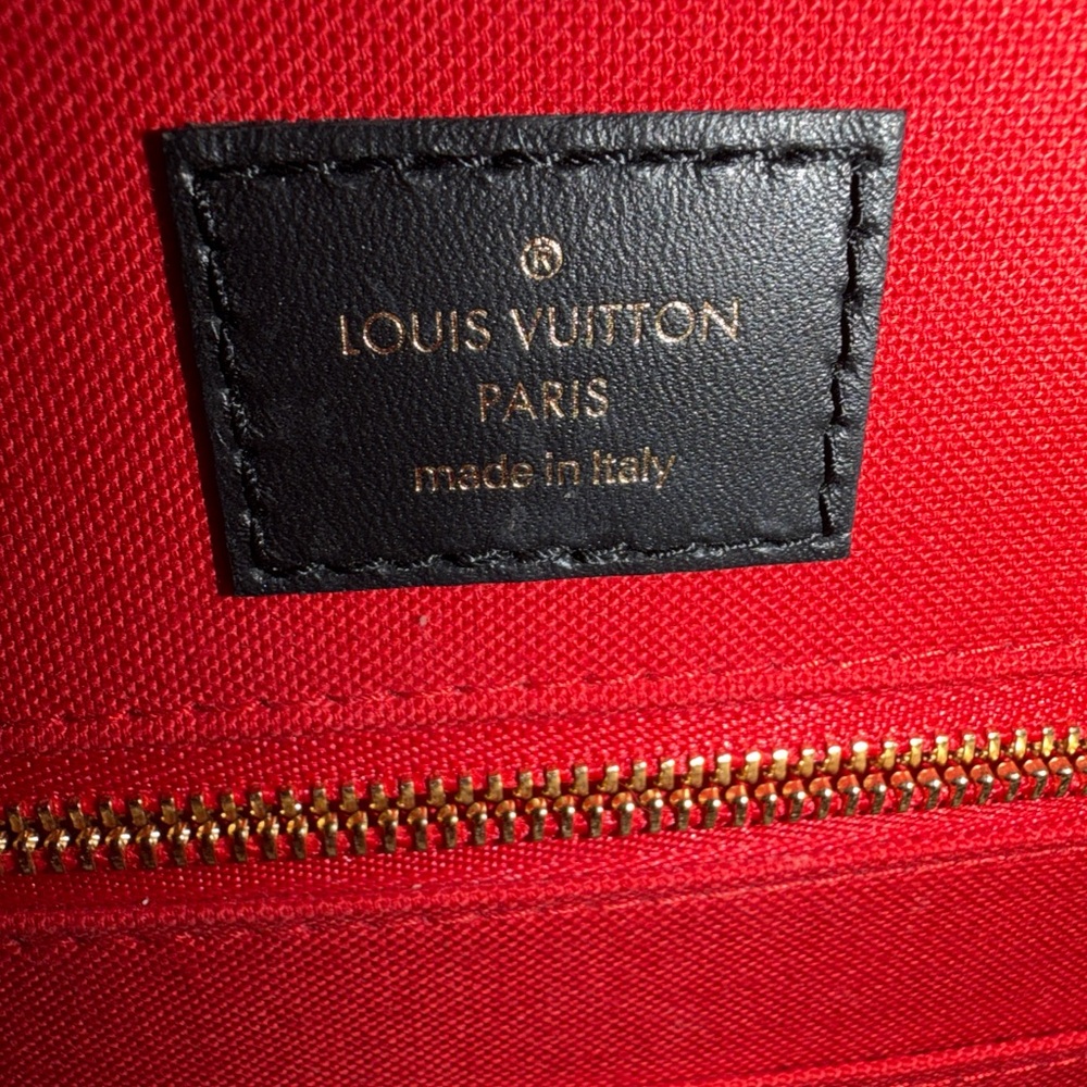 Louis Vuitton OnTheGo MM Reverse Monogram Giant Tote Bag Red Interior - Picture 7 of 8